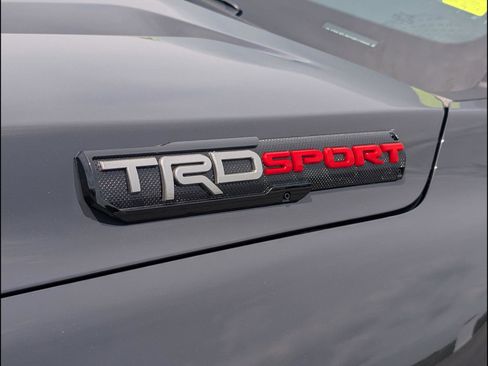 Used 2025 Toyota Tacoma TRD Sport AWD/4WD image 19