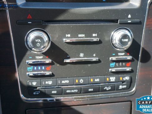 Used 2015 Lincoln Navigator 4WD w/ Equipment Group 101A Reserve image 38