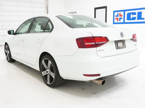 Used 2017 Volkswagen Jetta S image 7