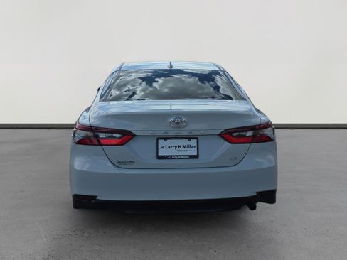 Used 2022 Toyota Camry LE w/ Carpet Mat Package (TMS) image 4