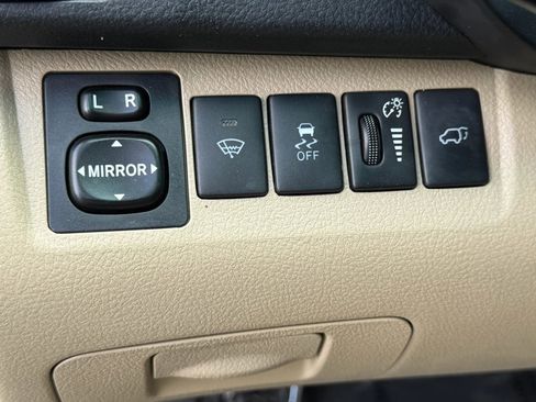 Used 2012 Toyota Highlander Limited w/ Tow Pkg AWD/4WD image 34