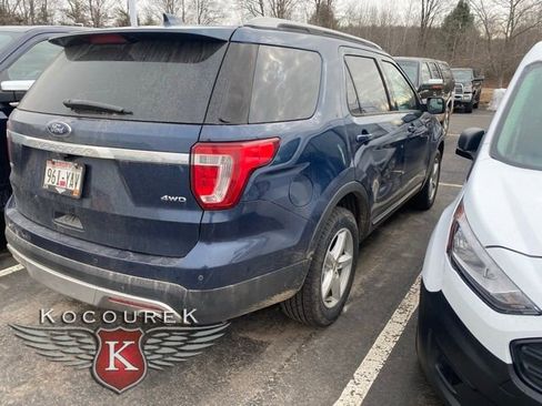 Used 2017 Ford Explorer XLT w/ Equipment Group 202A image 2