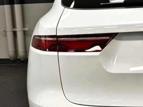 Used 2024 Jaguar F-PACE R-Dynamic S image 13