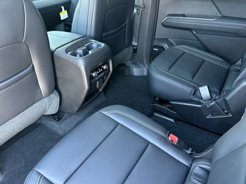 Used 2026 GMC Acadia Elevation w/ Elevation Premium Package FWD image 14