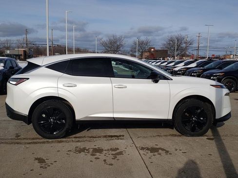 Certified 2025 Nissan Murano SV image 11