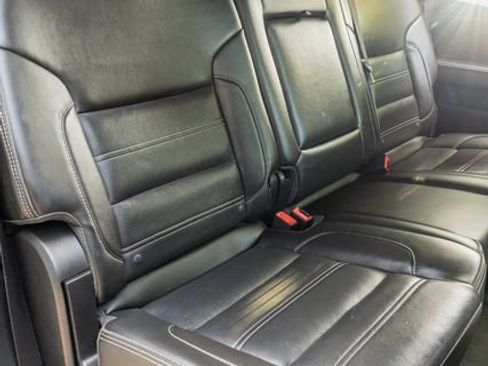 Used 2018 GMC Sierra 2500 Denali w/ Duramax Plus Package AWD/4WD image 40