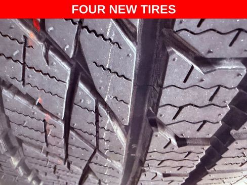 Used 2018 Toyota Camry XLE image 5