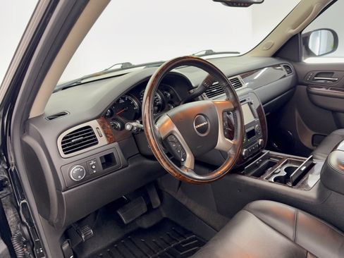Used 2013 GMC Yukon Denali AWD/4WD image 4