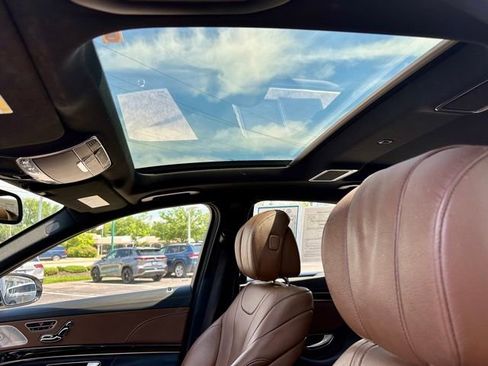 Used 2017 Mercedes-Benz S 550 4MATIC Sedan image 16