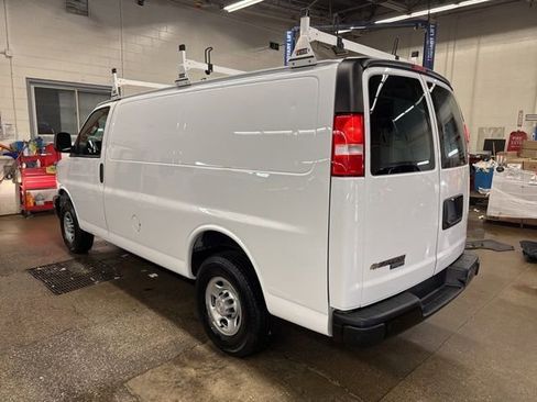 Used 2022 Chevrolet Express 2500 w/ Driver Convenience Package RWD image 4