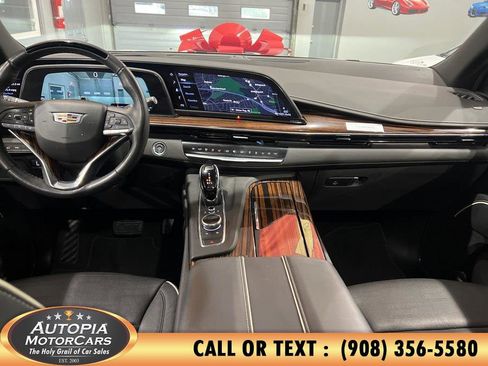 Used 2024 Cadillac Escalade Premium Luxury image 30