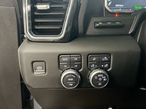 Used 2023 GMC Sierra 1500 Denali AWD/4WD image 19