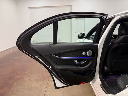 Used 2017 Mercedes-Benz E 300 4MATIC image 47