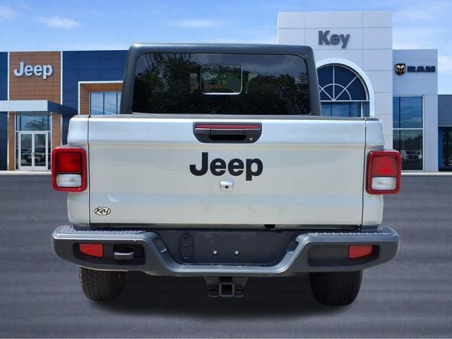 Used 2023 Jeep Gladiator Sport AWD/4WD image 4