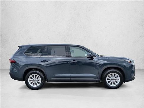 Used 2025 Toyota Grand Highlander FWD image 4