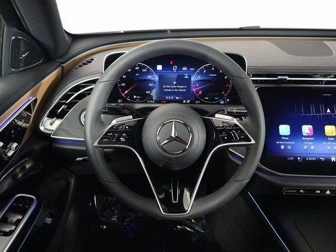 New 2026 Mercedes-Benz E 350 4MATIC Sedan image 3