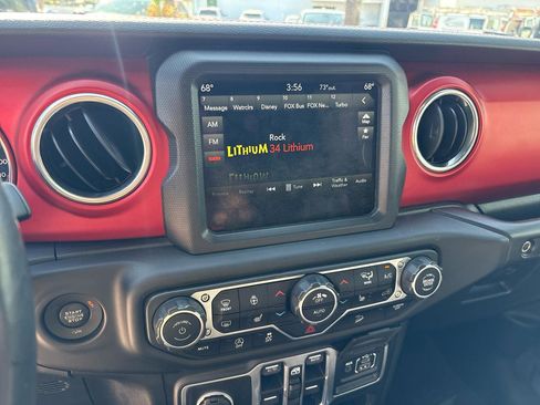 Used 2018 Jeep Wrangler Unlimited Rubicon image 17