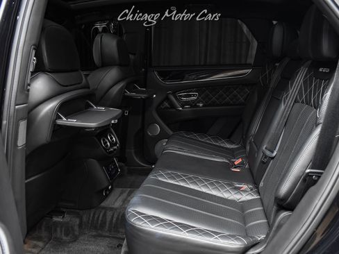 Used 2017 Bentley Bentayga AWD/4WD image 36
