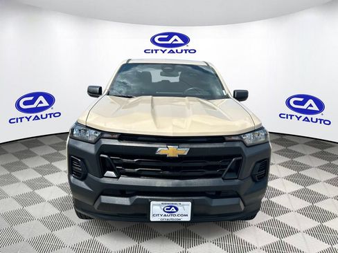 Used 2024 Chevrolet Colorado W/T RWD image 11