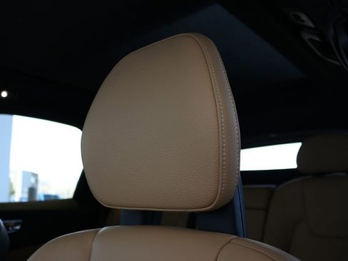 Used 2018 Volvo XC60 T6 Momentum w/ Vision Package image 17