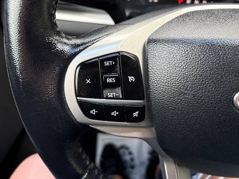 Used 2022 Ford Explorer XLT AWD/4WD image 11