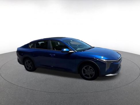 Used 2025 Kia K4 FWD image 2