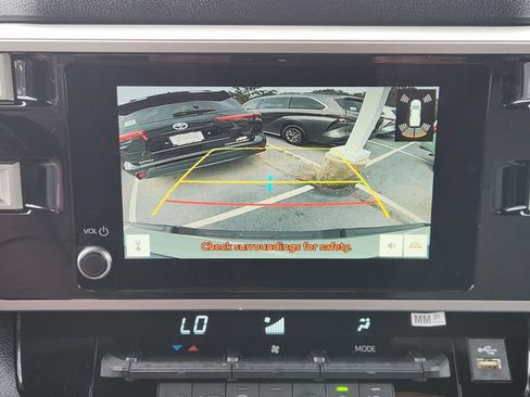 Certified 2025 Toyota Tundra SR5 w/ SR5 Convenience Package AWD/4WD image 17