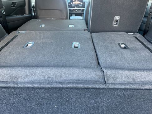 New 2025 Nissan Pathfinder SV w/ Black Appearance Package image 13