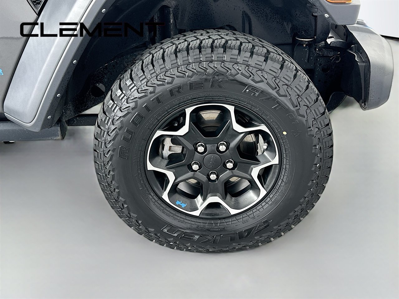 Used 2022 Jeep Wrangler Unlimited Rubicon 4xe w/ Dual Top Group AWD/4WD image 35