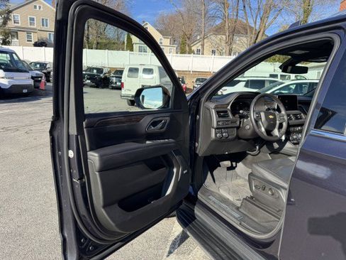 Certified 2022 Chevrolet Suburban LT w/ Luxury Package image 30