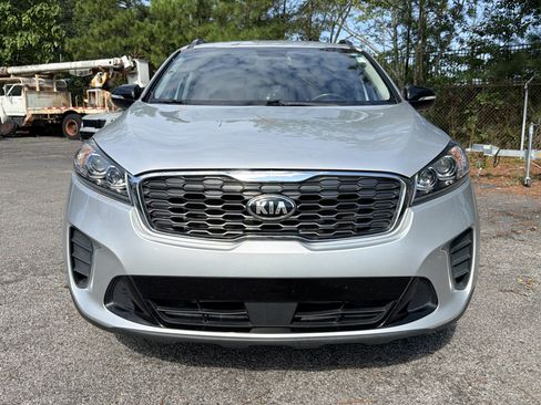 Used 2020 Kia Sorento S FWD image 2