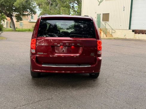 Used 2014 Dodge Grand Caravan SXT FWD image 5