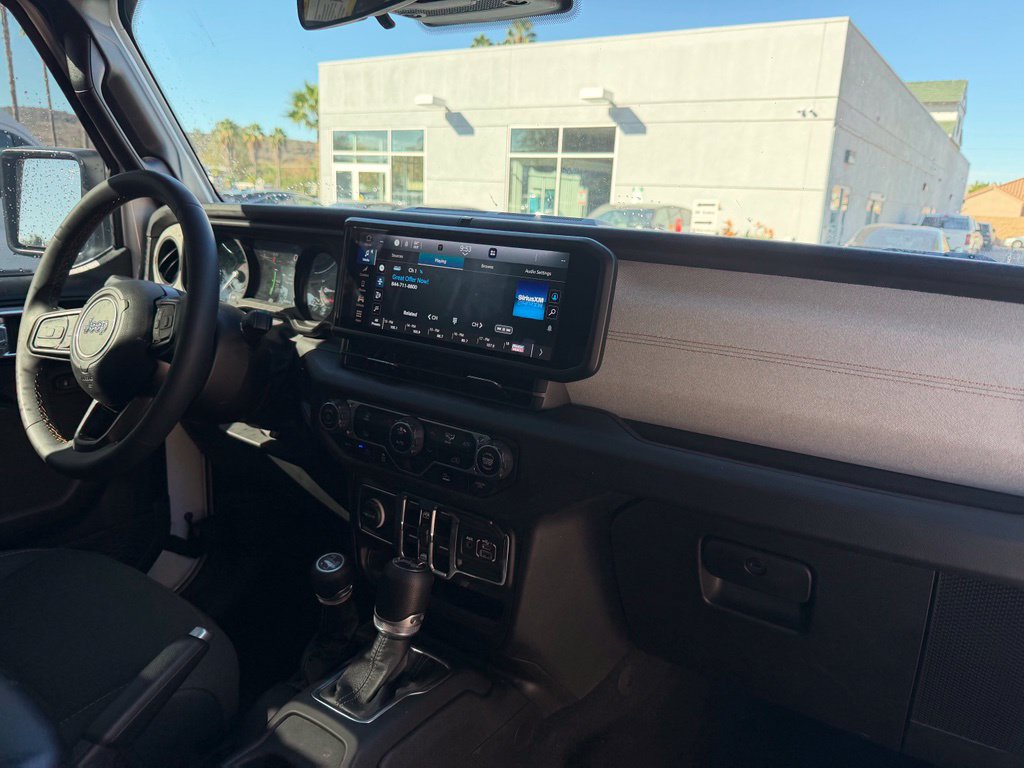 Used 2024 Jeep Wrangler Unlimited AWD/4WD image 18