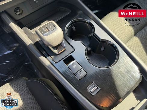 Used 2025 Nissan Rogue SV image 26