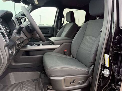 New 2026 RAM 2500 Big Horn AWD/4WD image 18