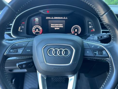 Used 2019 Audi Q8 Premium Plus w/ Premium Plus AWD/4WD image 25