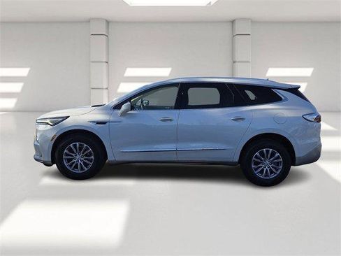 Used 2023 Buick Enclave Premium image 2