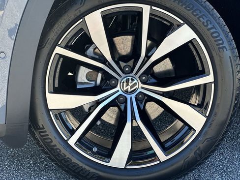 New 2025 Volkswagen Atlas Cross Sport SEL Premium R-Line image 10