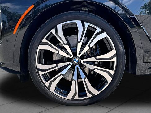 Used 2026 BMW X7 xDrive40i w/ M Sport Package AWD/4WD image 10