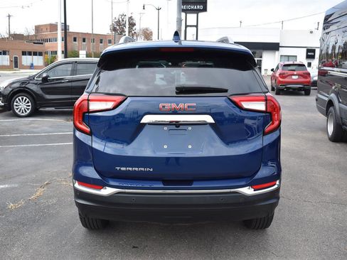 Used 2023 GMC Terrain SLT image 8