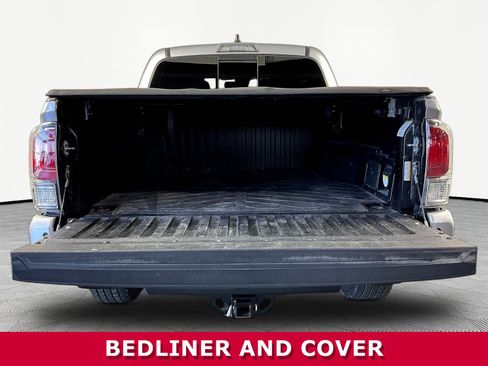 Used 2021 Toyota Tacoma TRD Sport w/ Technology Package AWD/4WD image 7