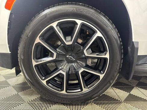 Used 2022 Chevrolet Suburban RST w/ Sport Performance Package AWD/4WD image 10