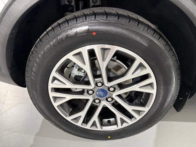 Used 2020 Ford Escape SEL FWD image 13