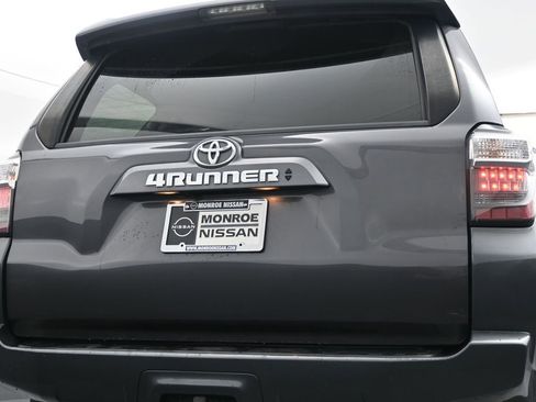Used 2022 Toyota 4Runner SR5 image 10