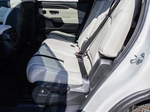 New 2026 Honda Pilot Touring image 23