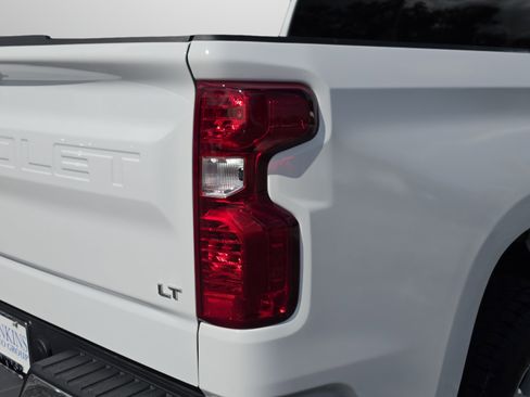 Used 2025 Chevrolet Silverado 1500 LT RWD image 38