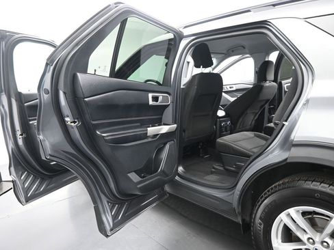 Certified 2022 Ford Explorer XLT w/ Class IV Trailer Tow Package image 18