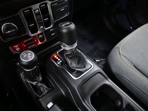Used 2025 Jeep Wrangler Unlimited Sport S 4xe AWD/4WD image 22