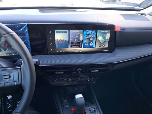 New 2026 Nissan Kicks SR w/ SR Premium Package AWD/4WD image 18