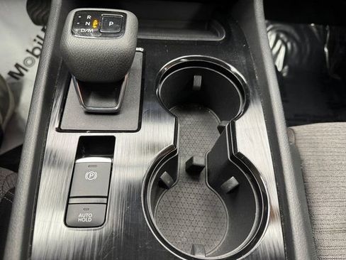 Used 2023 Nissan Rogue SV AWD/4WD image 18